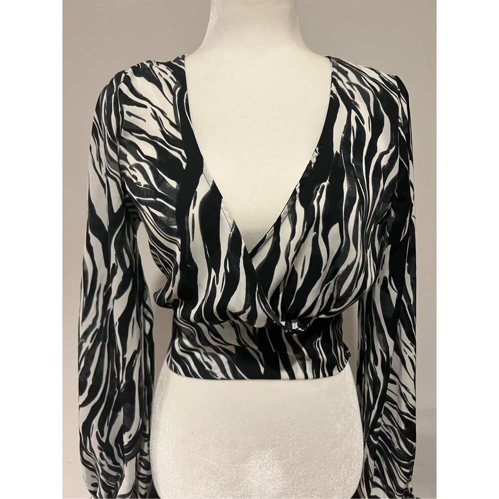 Cropped open back zebra blouse small